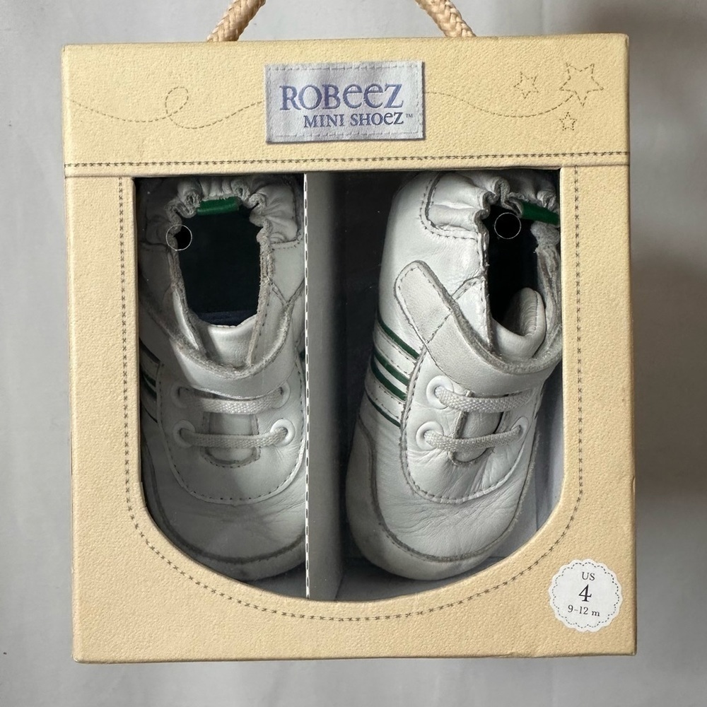Robeez Athletic H&L White Green Baby Walking Shoes Size 4